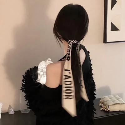 黑白小姐第二季海报