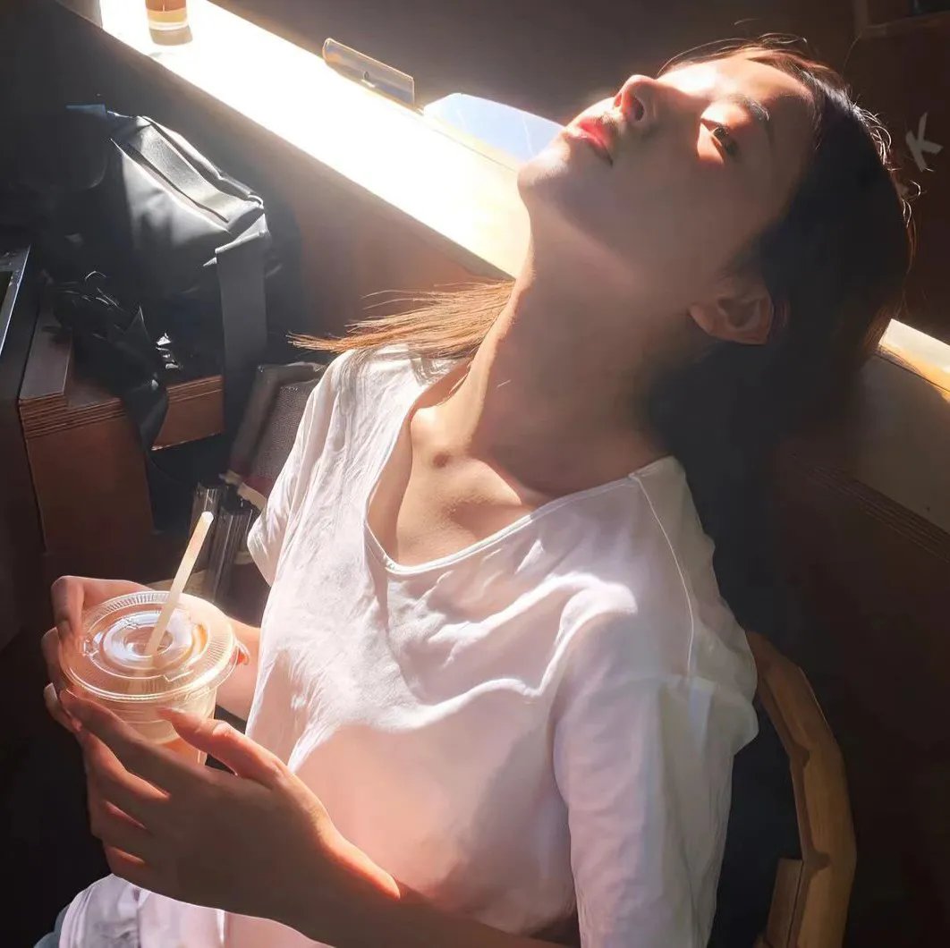 莫利马贵海报