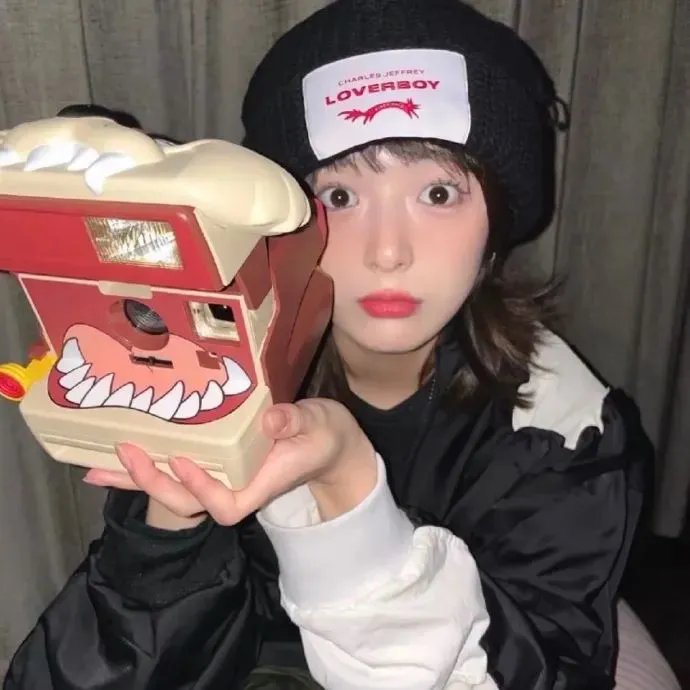 肠肠搞轰趴海报